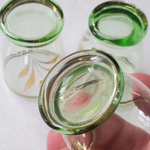 Delicate Glass Decanter with 3 Glasses. Handpainted Butterfly, Dragonfly, Gold - Picture 9 of 13